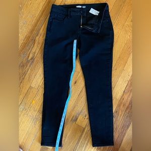 Old Navy Rockstar Super Skinny Low Rise Black jeans size 6 short
